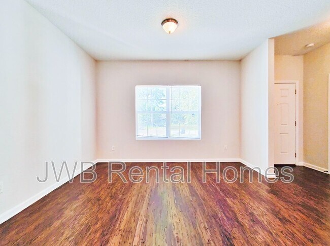 Building Photo - 6221 Lamar Dr