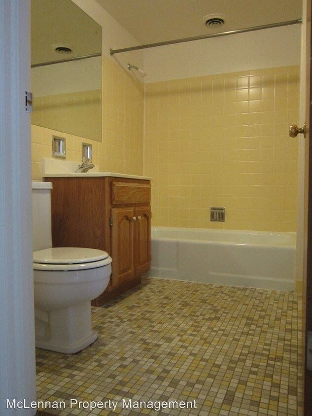 Foto principal - 631-651 Busse Hwy