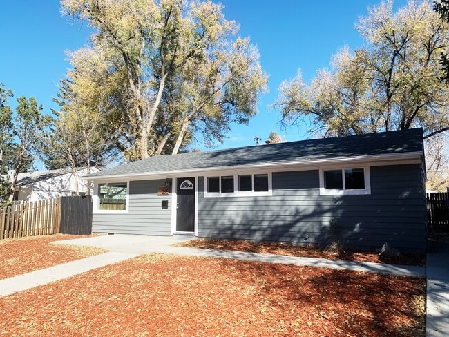 Photo - 2615 Meadowlark Ln House