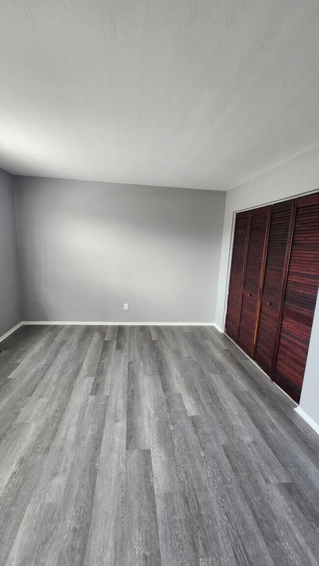 Foto del edificio - 1579 Meredith Dr