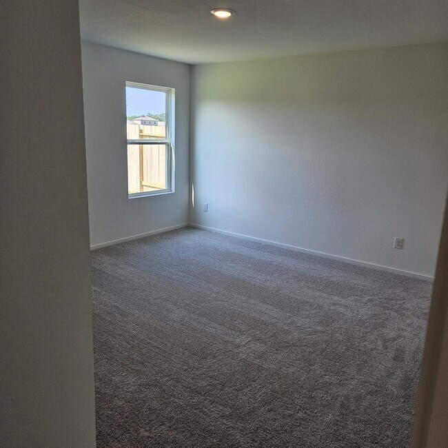 Foto del edificio - 25415 Birch St