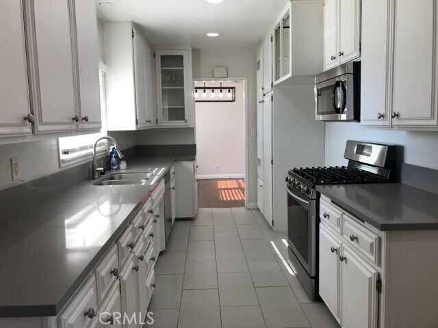 Building Photo - 3679 Crowell Ave