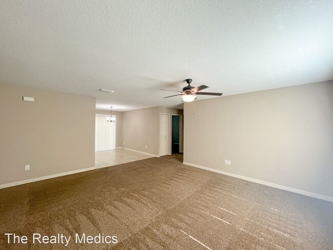 Building Photo - 3 br, 2 bath House - 235 Oak Ln