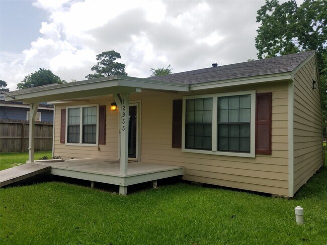 Building Photo - 12933 Barcus Ln
