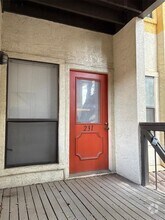 Building Photo - 806 W 24th St