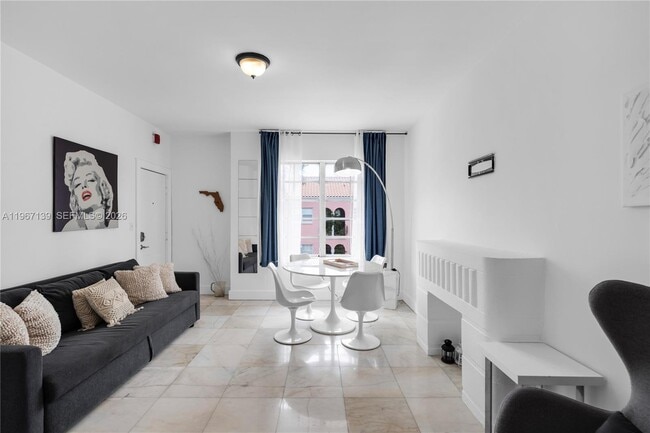 Building Photo - 801 8th St