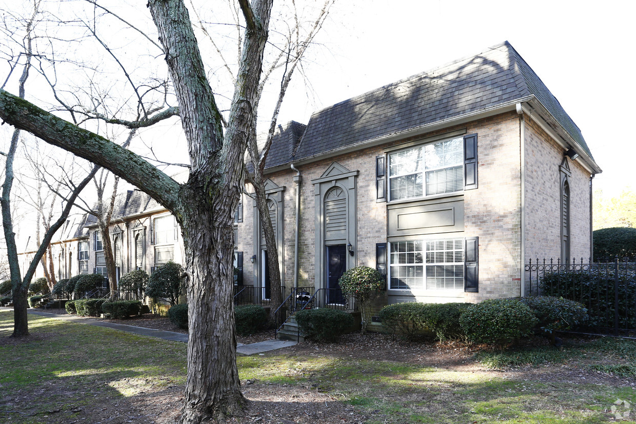 Foto del edificio - Stone Manor Condominiums