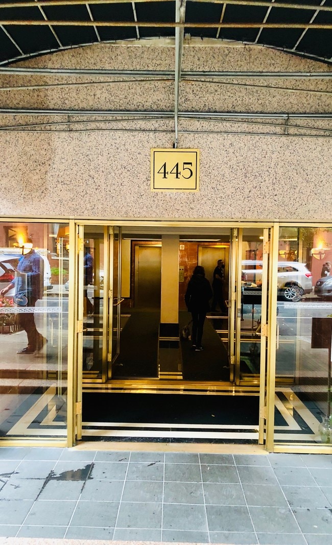 Building Photo - 445 E 77th St