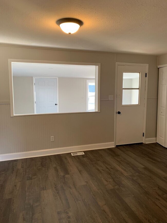 Building Photo - Stunning 3 Bedroom Home for Rent! SECTION ...