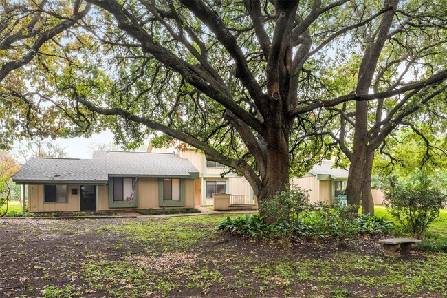 Foto del edificio - 9520 Quail Village Ln