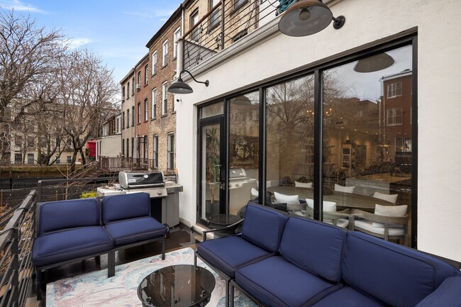 Photo - 276 Halsey St Townhome