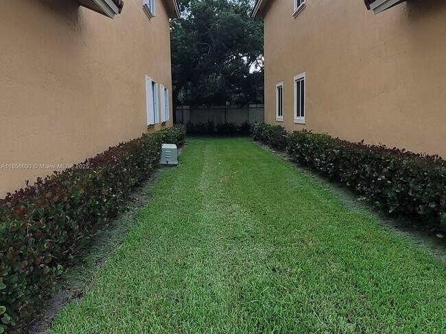 Foto del edificio - 570 Princess Dr