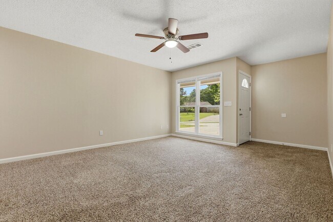 Foto del edificio - North Phenix City Duplex