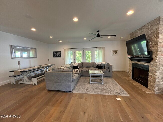 Foto del edificio - 4110 N 47th St