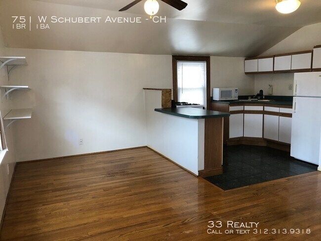 Foto del edificio - Great 1 Bed Coach House in Heart of LP!