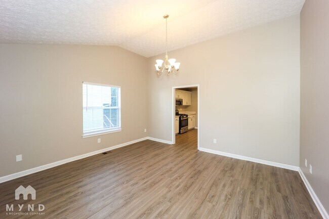 Building Photo - 7303 Williamsburg Dr