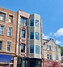 Building Photo - 2156 W 21st St