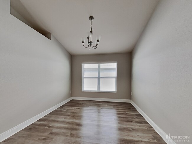 Building Photo - 387 Buchannan Dr