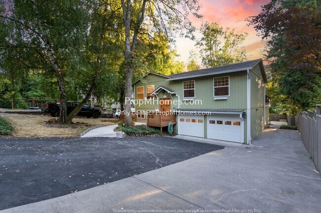 Foto del edificio - Five Bedroom Retreat with Gourmet Kitchen,...