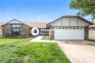 Building Photo - 11225 Cimarron Dr
