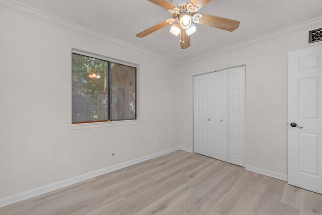 Foto del edificio - 131 Bayou View Dr
