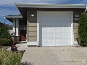 Building Photo - 1031 NE Watt Way