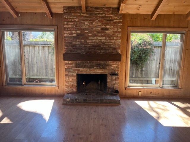 Wood Burning Fireplace - 910 Coleman Ave