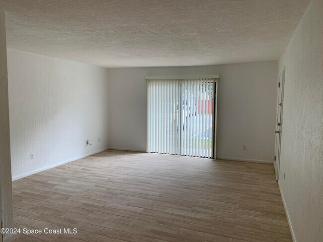 Foto del edificio - 2190 Forest Knoll Dr NE