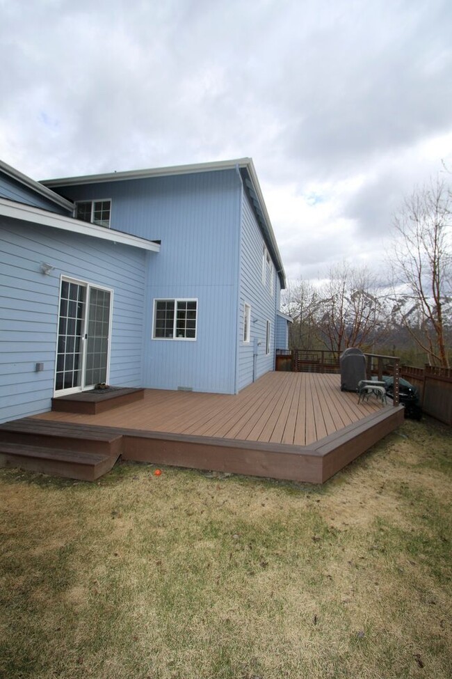 Foto del edificio - Beautiful 4 Bedroom Eagle River Home!