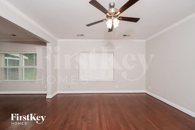 Building Photo - 4164 Gardenia Ln