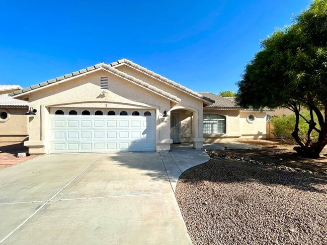 Building Photo - 3949 E Nicole Ave