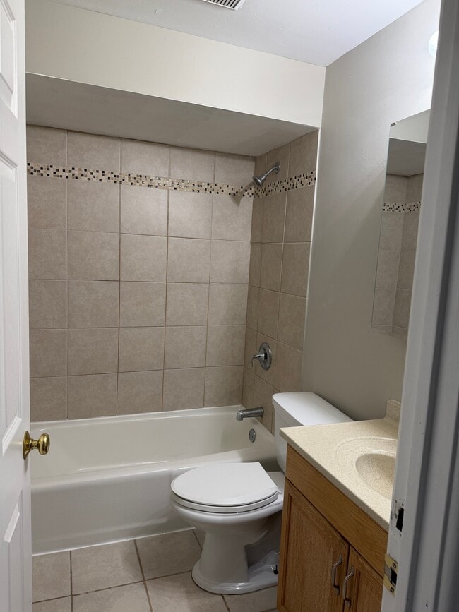 Building Photo - 113 W 66th St