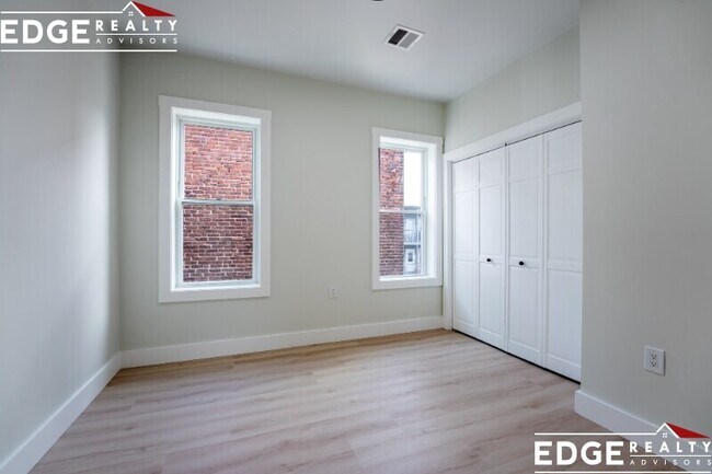 Building Photo - 40 Brackett St
