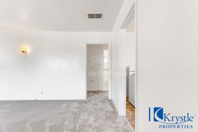 Foto del edificio - 1035 Virginia St