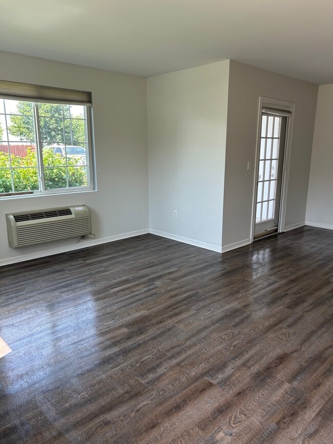 Building Photo - 132 Bertram Dr