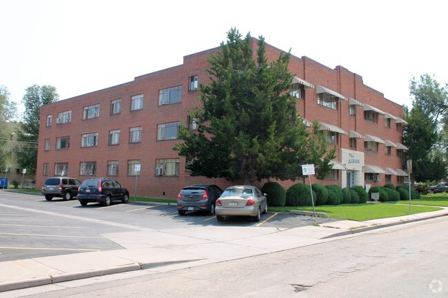 Primary Photo - The Albion Apartments