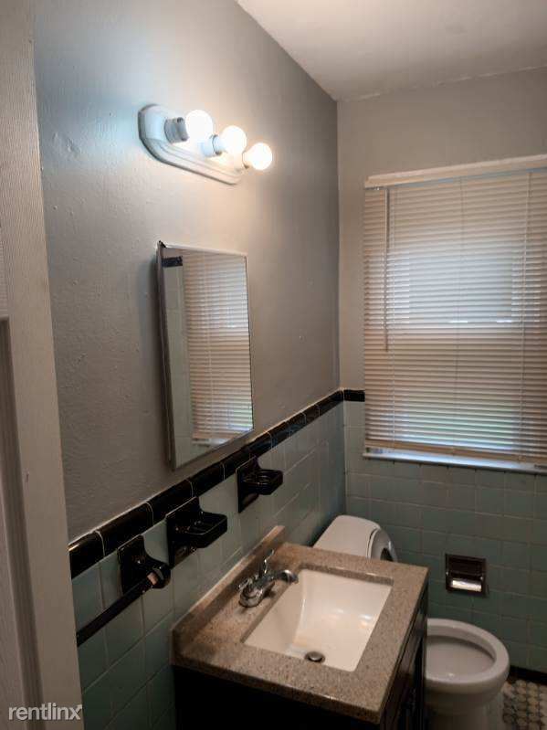 Building Photo - 3 br, 1 bath House - 7787 Memorial Ave