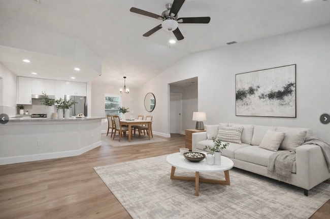 Foto del edificio - 8414 N River Dune St