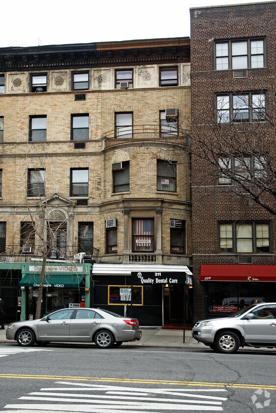 Primary Photo - 211 W 79th St