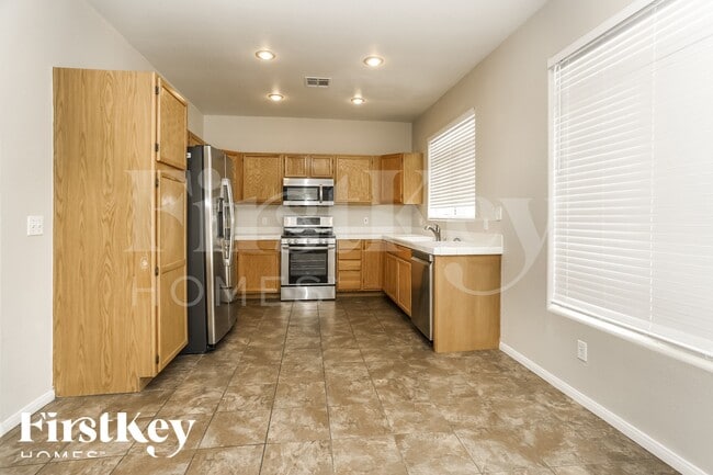 Building Photo - 4405 Vogue St