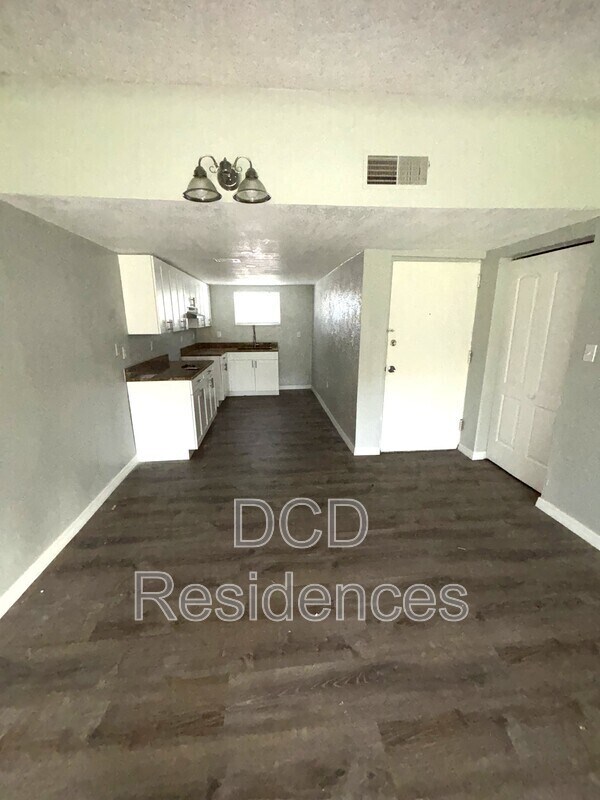 Foto del edificio - 5503 Forest Haven Cir