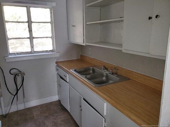 Building Photo - 1406 Briarcliff Dr