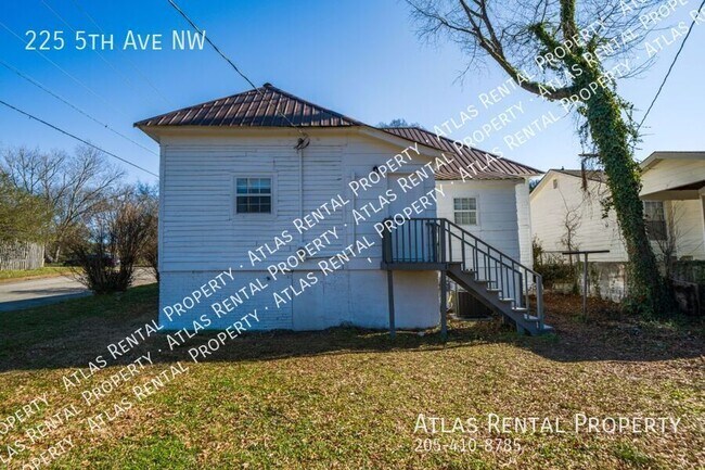 Foto del edificio - 225 5th Ave NW