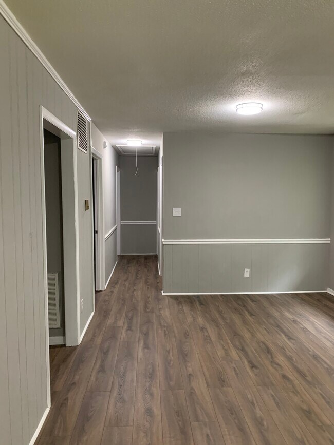 Foto del edificio - 6605 Rex Rd