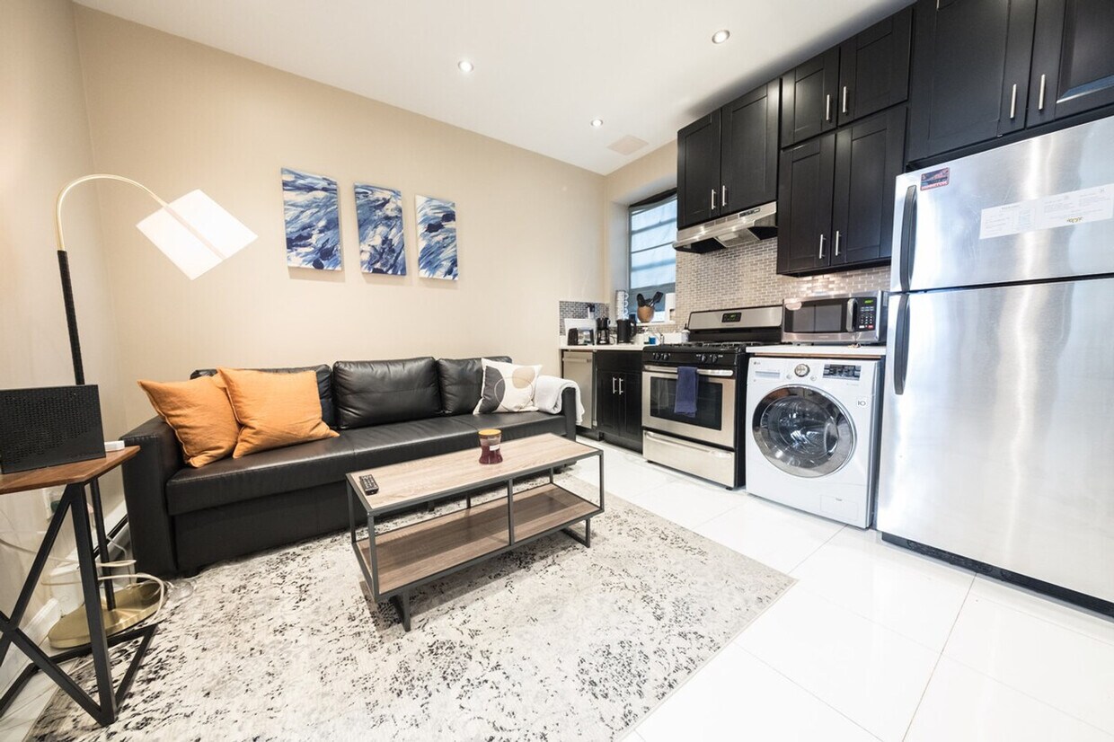 Primary Photo - 5 W 101st St