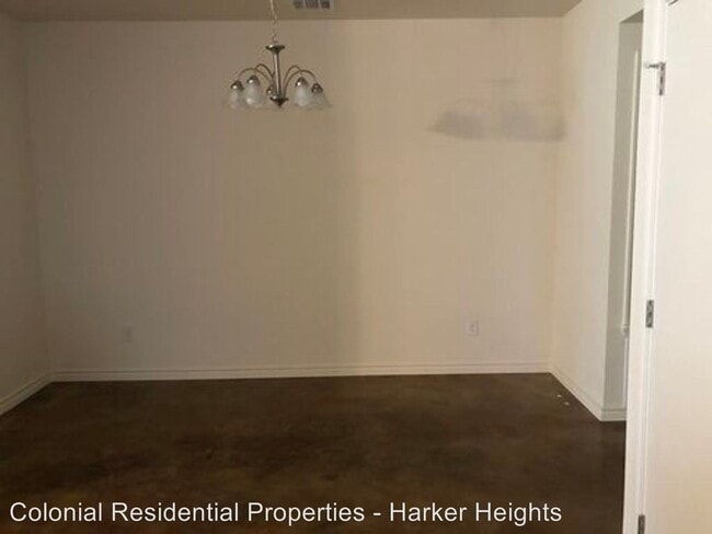 Building Photo - 924 Maplewood Dr