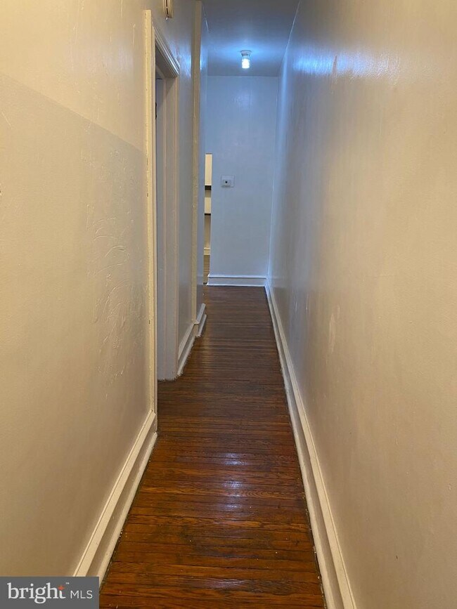 Building Photo - 5256 Cedar Ave