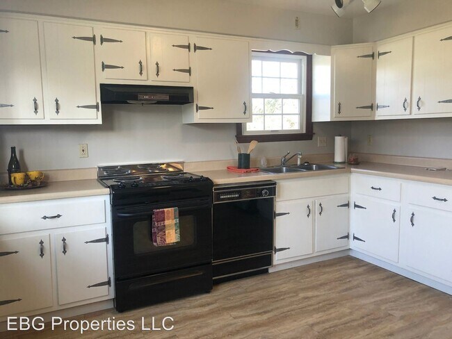 Building Photo - 2 br, 2.5 bath House - 111 Heidcrest Dr