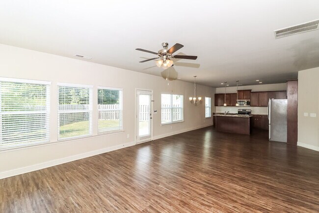 Foto del edificio - 267 Faron Dr