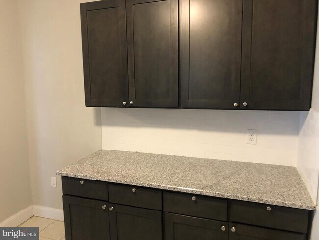 Foto del edificio - 5833 Webster St